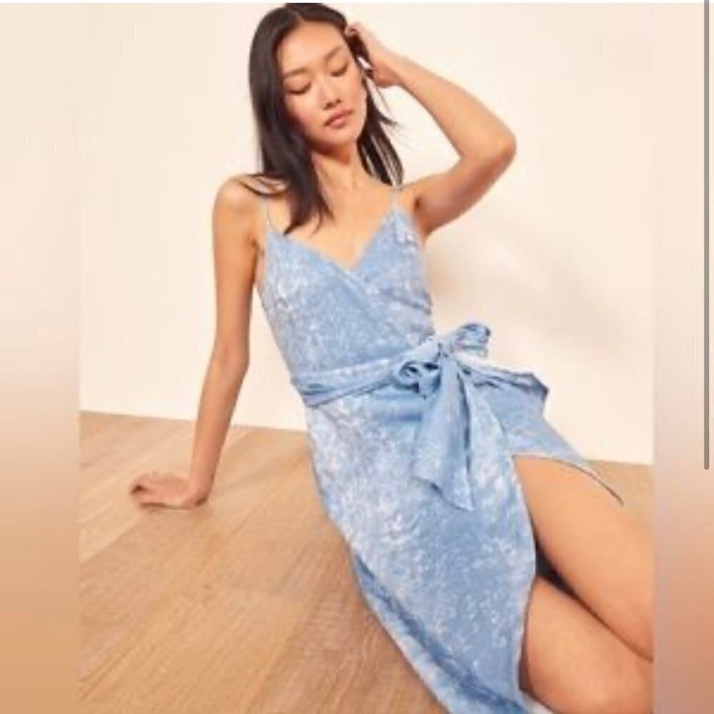 Reformation Court linen wrap dress - Picture 2 of 10